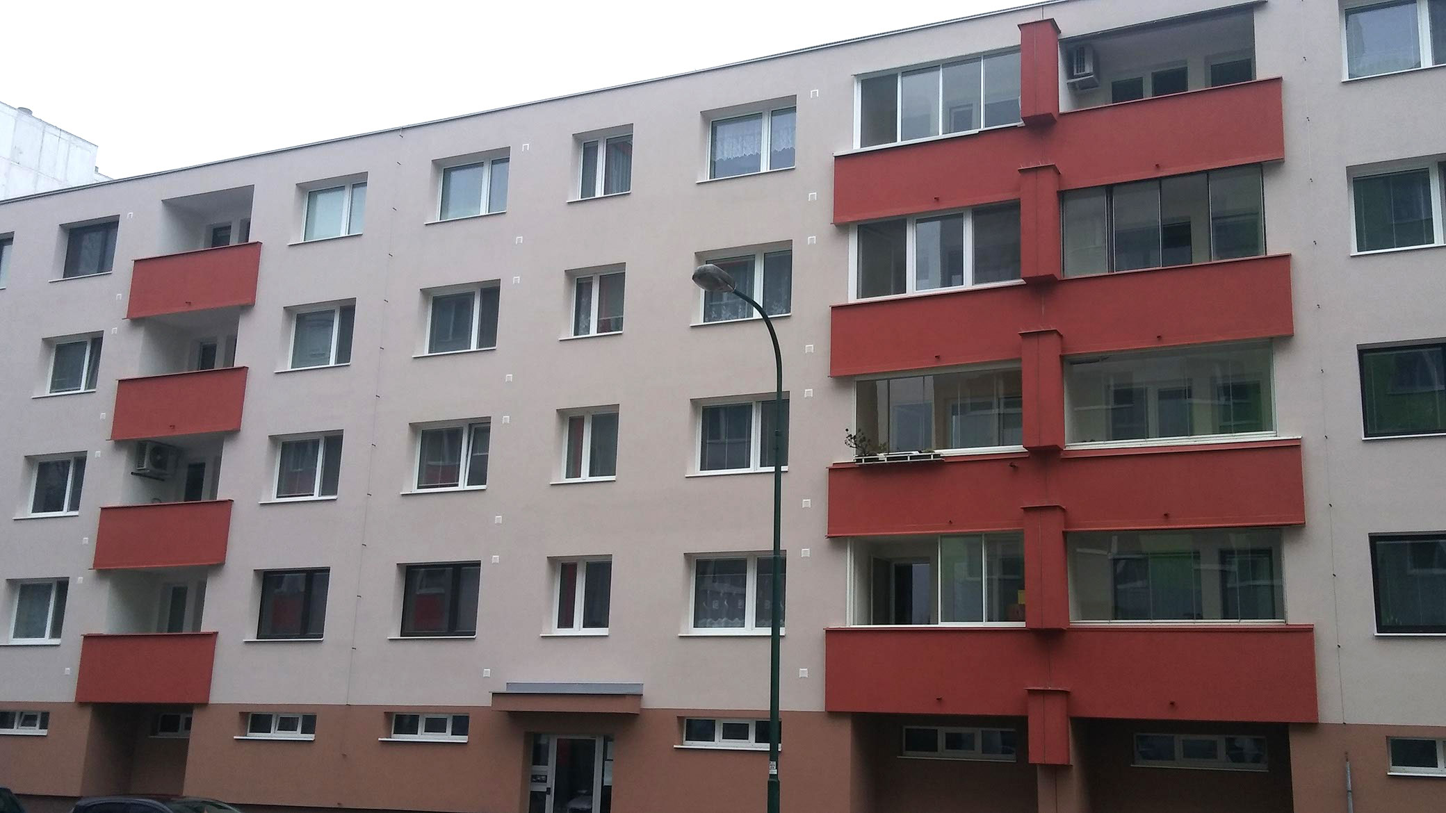 Obnova bytoveho domu na Medvedovej ulici 22-28